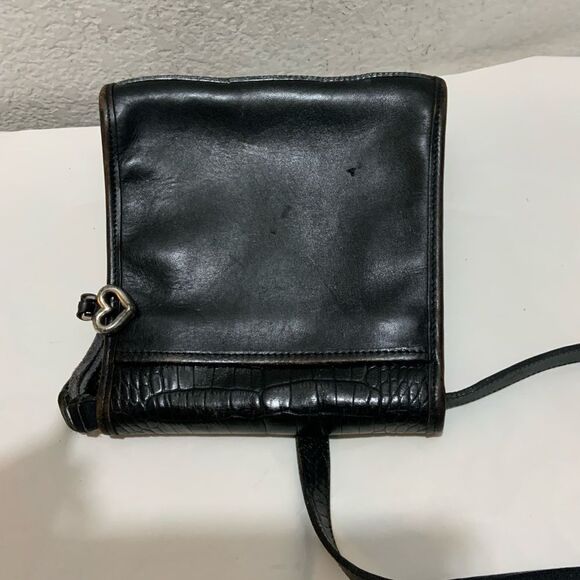 Vintage BRIGHTON  Black Croc Embossed Leather Bucket Flap Crossbody Bag - Picture 8 of 16